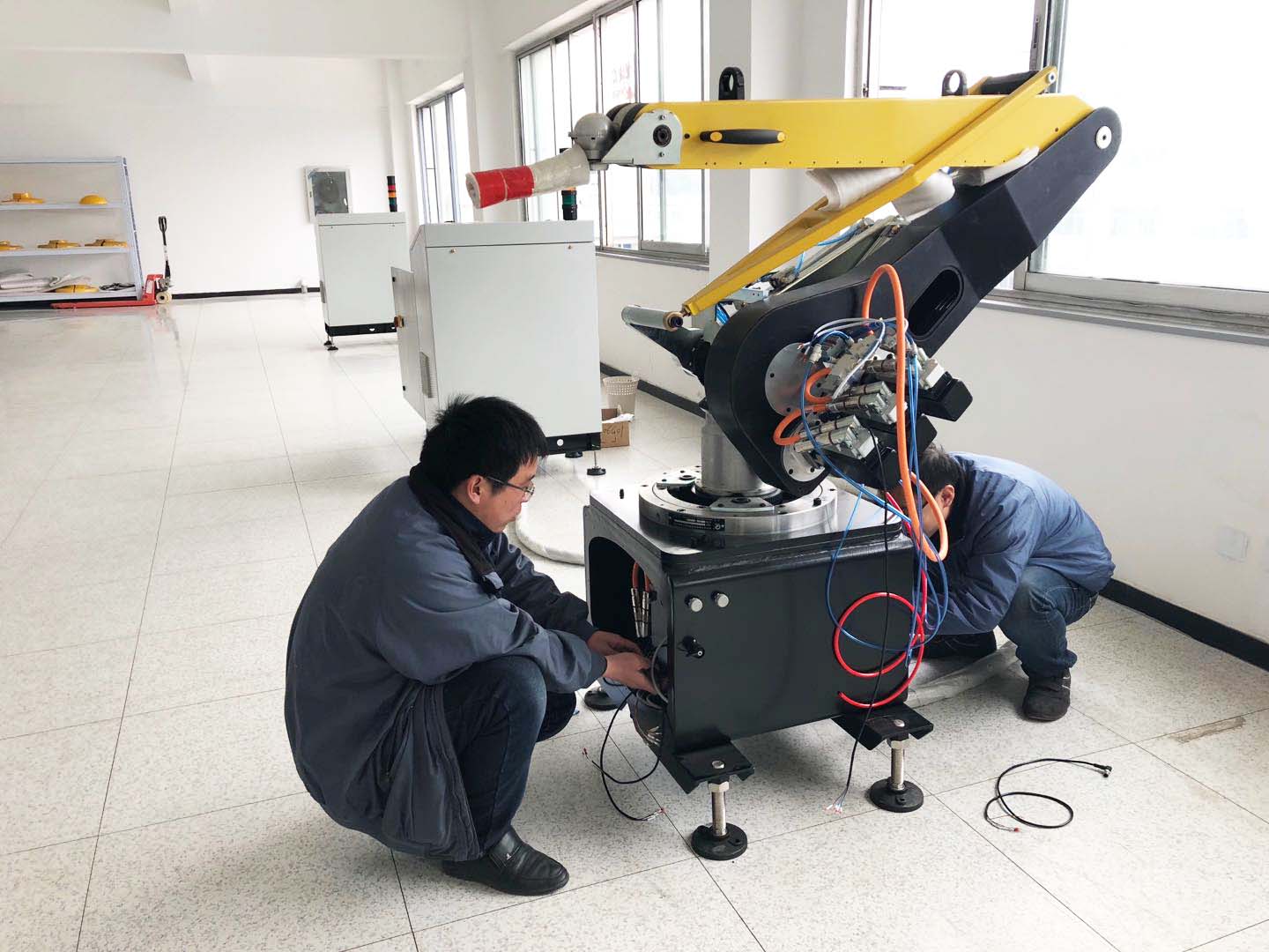 U8国际艾普喷涂机器人