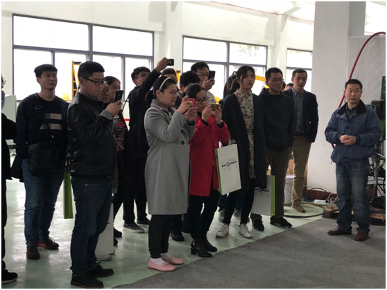U8国际艾普喷涂机器人